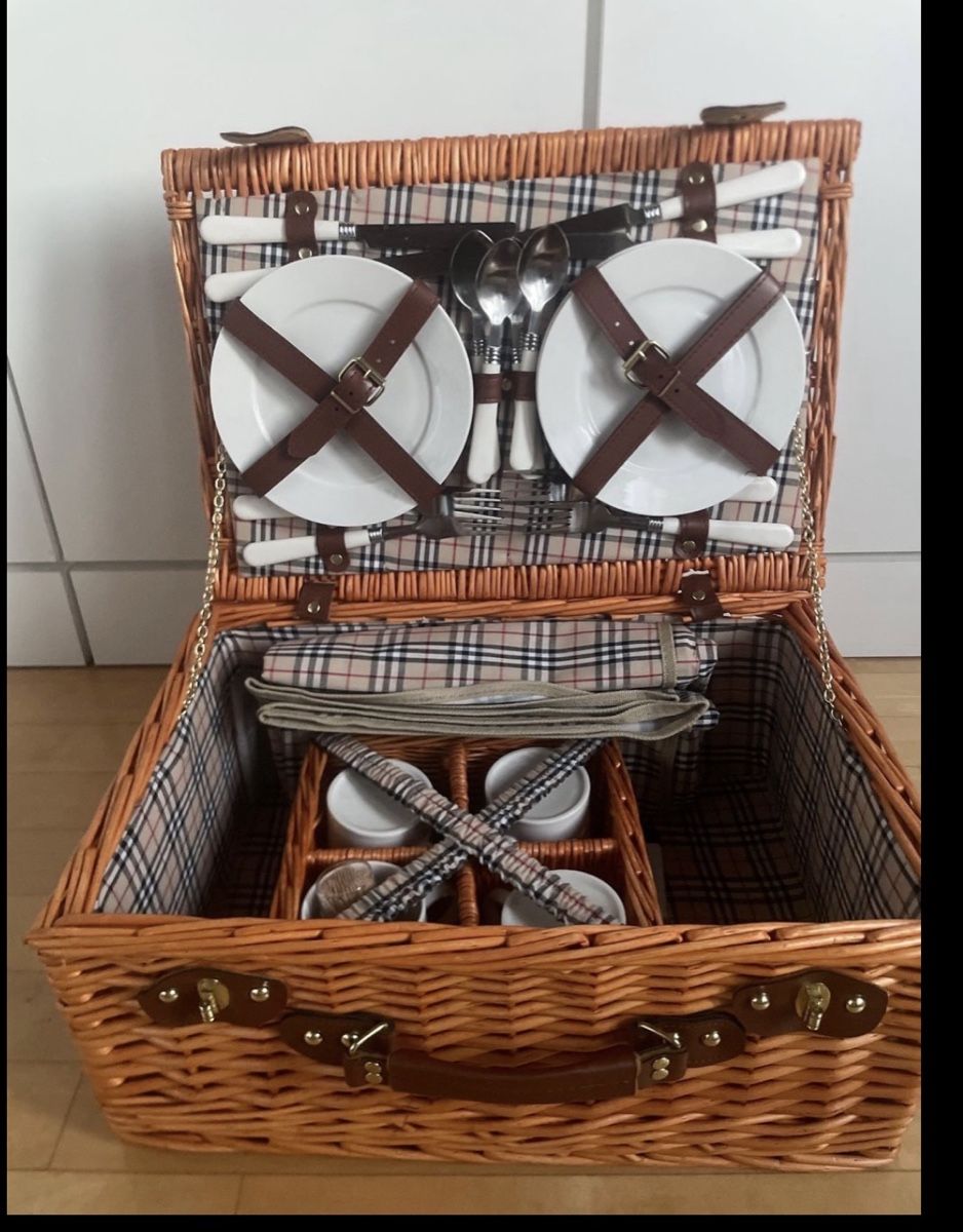 Set di piatti: Picknick Korb  – Nuovo e nell'imballaggio originale da Hünenberg venduto da Kalyan 1