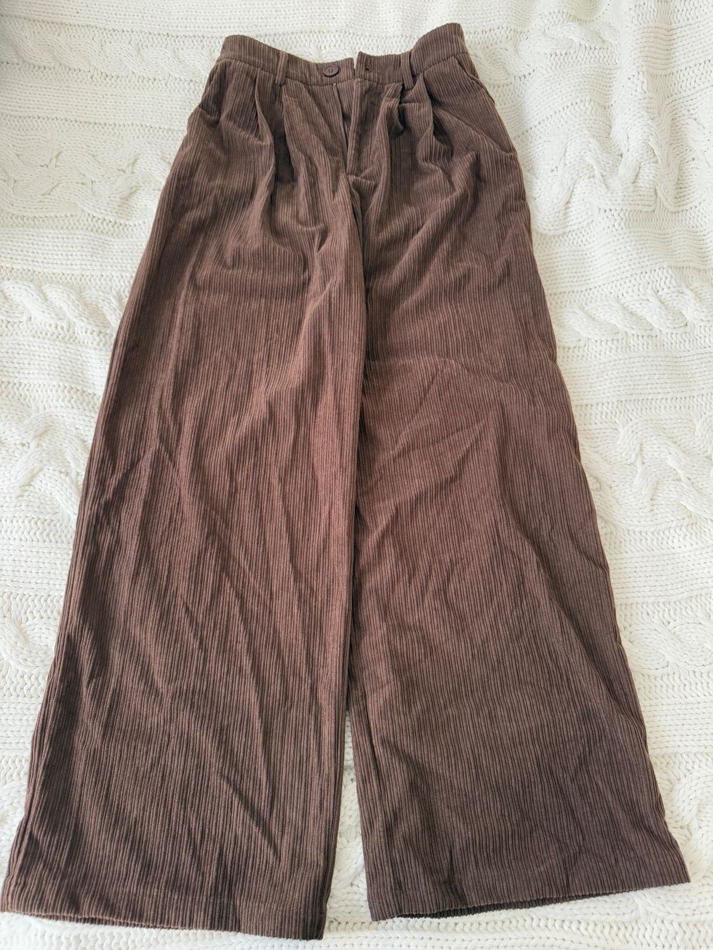 Pantalons: Wide leg braune Stoffhose – Neuf avec emballage d'origine à Bern par sto_2djw