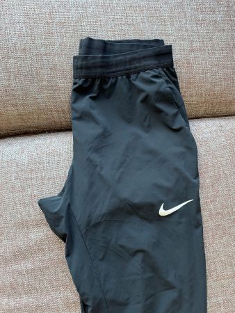 Nike Dri-FIT Herren Laufhose / Trainingshose Schwarz – Gr. M