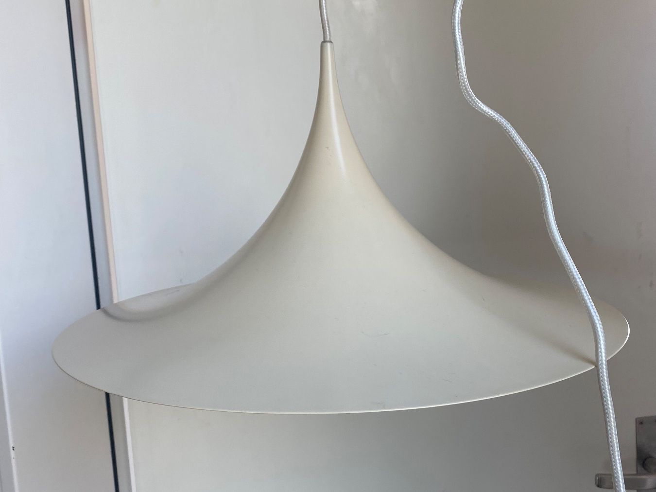 Lampadari & plafoniere: Deckenleuchte, "Semipendel" Trompetenleuchte Designklassiker – Usato da solothurn venduto da soko75 9