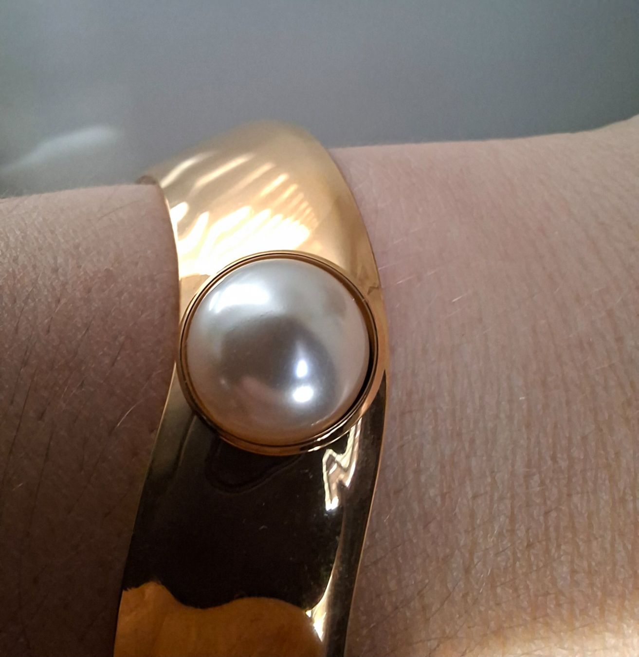 Bracciali & Braccialetti: Bracelet jonc asymétrique rigide doré avec perle – Usato da Genève venduto da a_t_g5kq 3