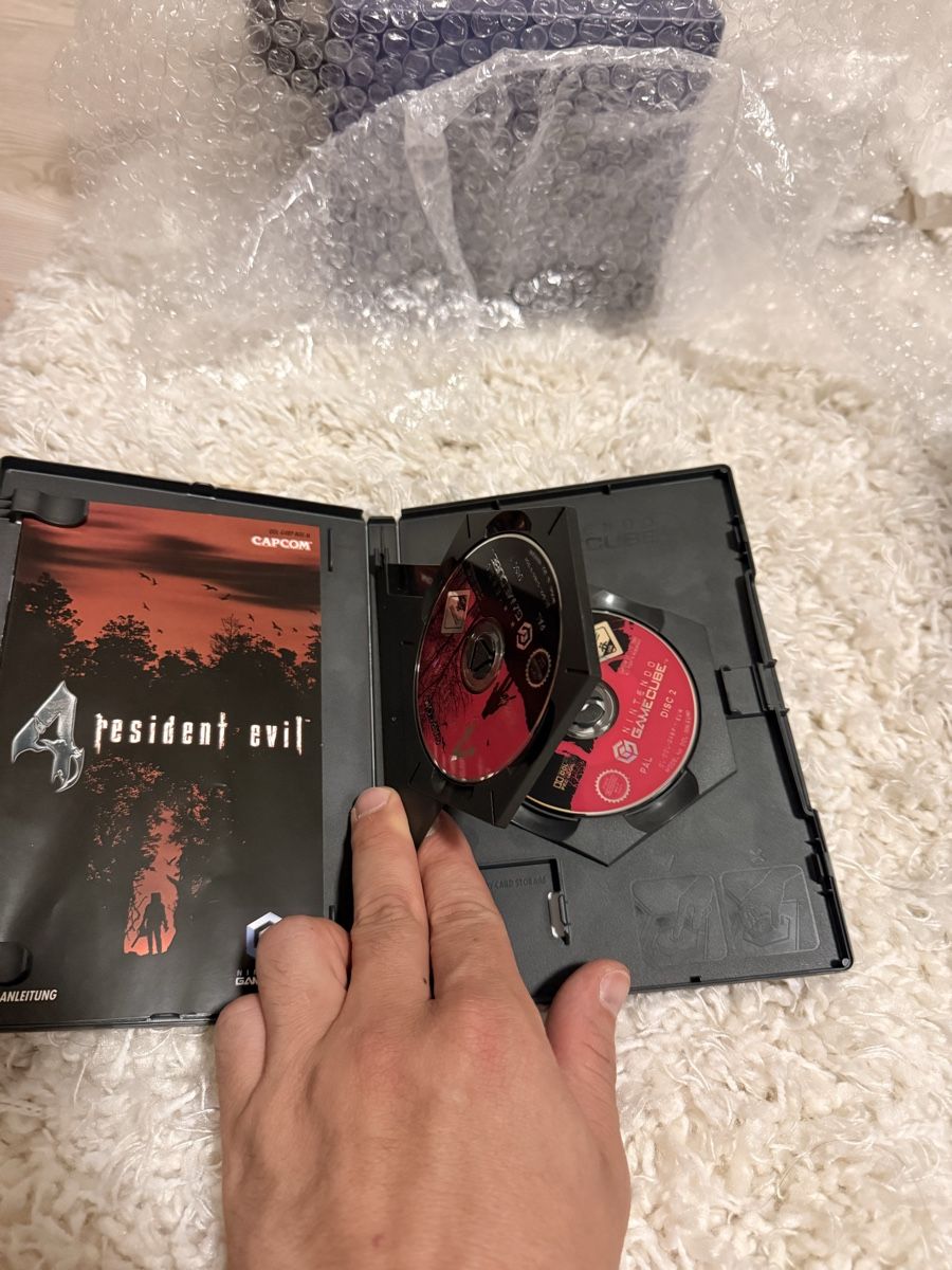 Nintendo Giochi: Resident Evil 4 GameCube PAL CH-Version (gut erhalten!) – Usato da Zürich venduto da tan_sc6v 2