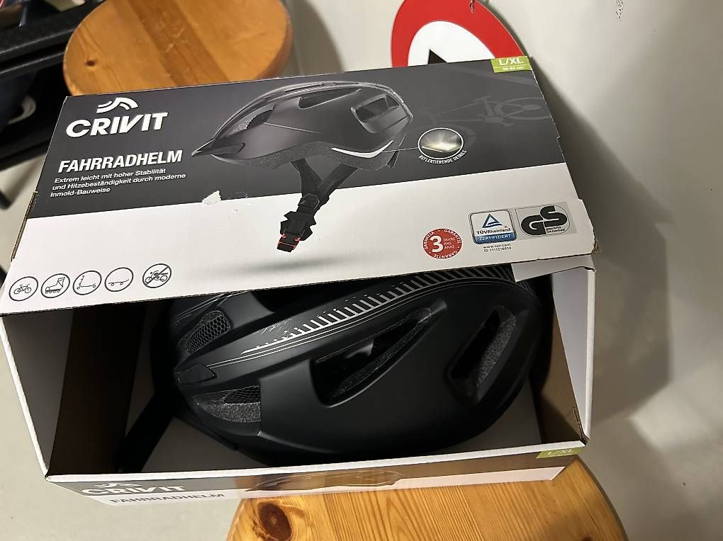 Caschi: Neuer Velohelm – Nuovo e nell'imballaggio originale da menziken venduto da xaver76