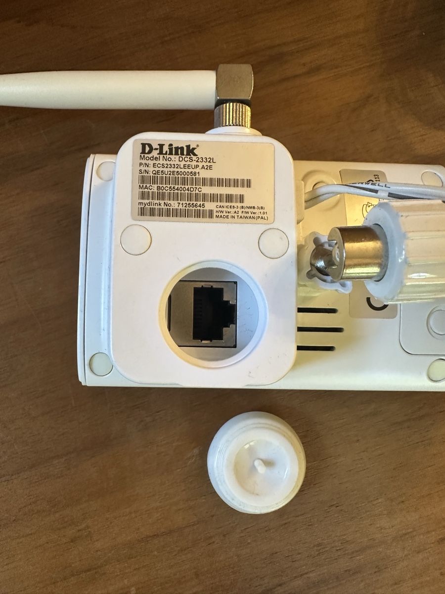 Dlink Webcams: D-Link Camera DCS-2332L étanche pour extérieur  – D'occasion à Russin par applenic 3