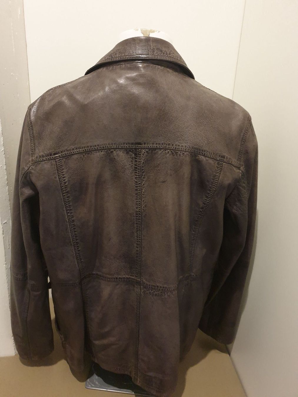 Giacche: TRAPPER LEDERJACKE ROBERTO    Gr. M / 50 – Nuovo e nell'imballaggio originale da Zürich venduto da LIQUIDATOR.CP 5