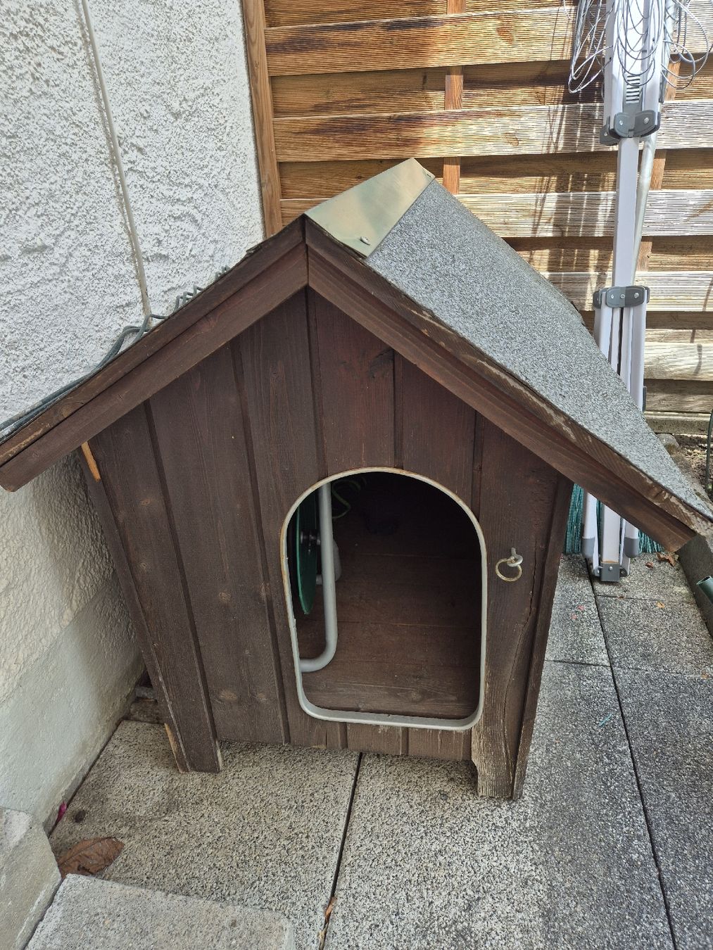 Liege- & Schlafplätze: Hundehütte – Gebraucht aus Jona von nae_6bmq 1