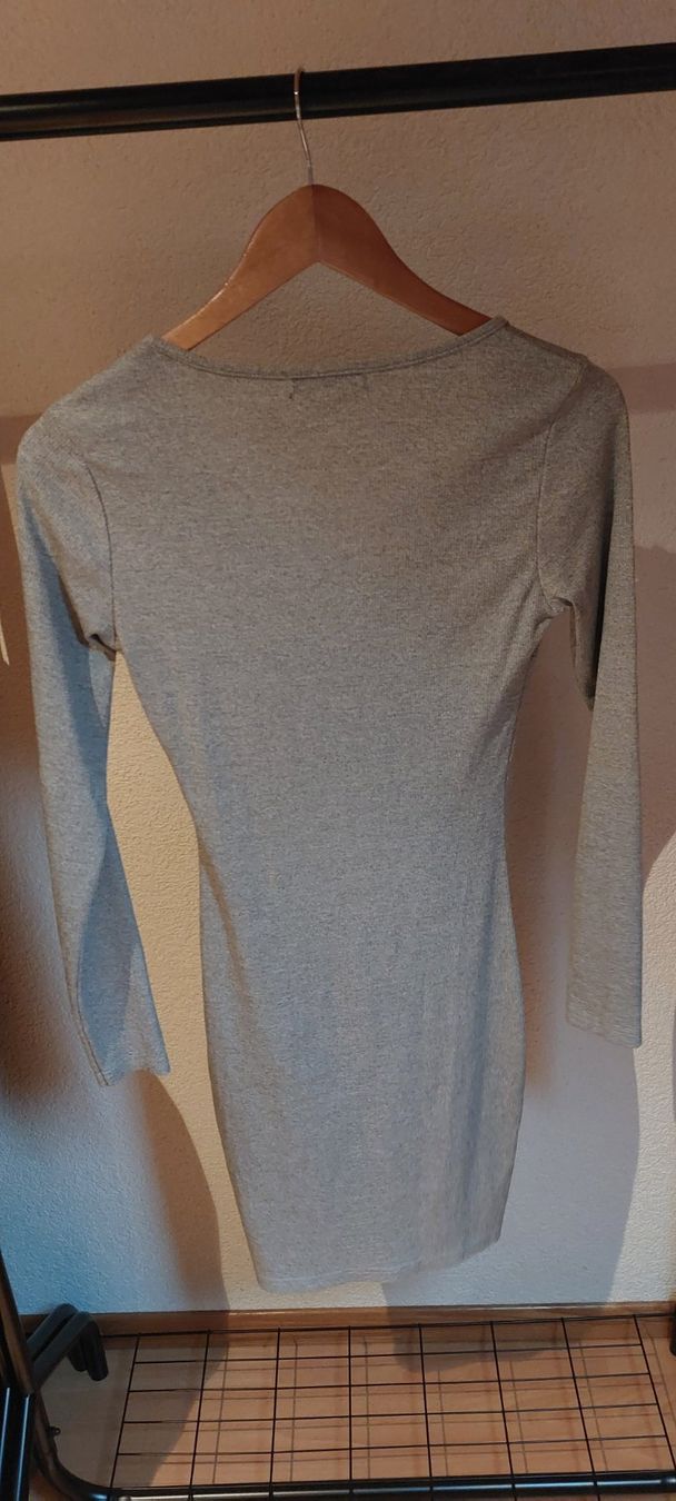Vestiti: Graues Minikleid, Grösse M, Figurbetont. – Usato da Grosshöchstetten venduto da ali_5x2c 2
