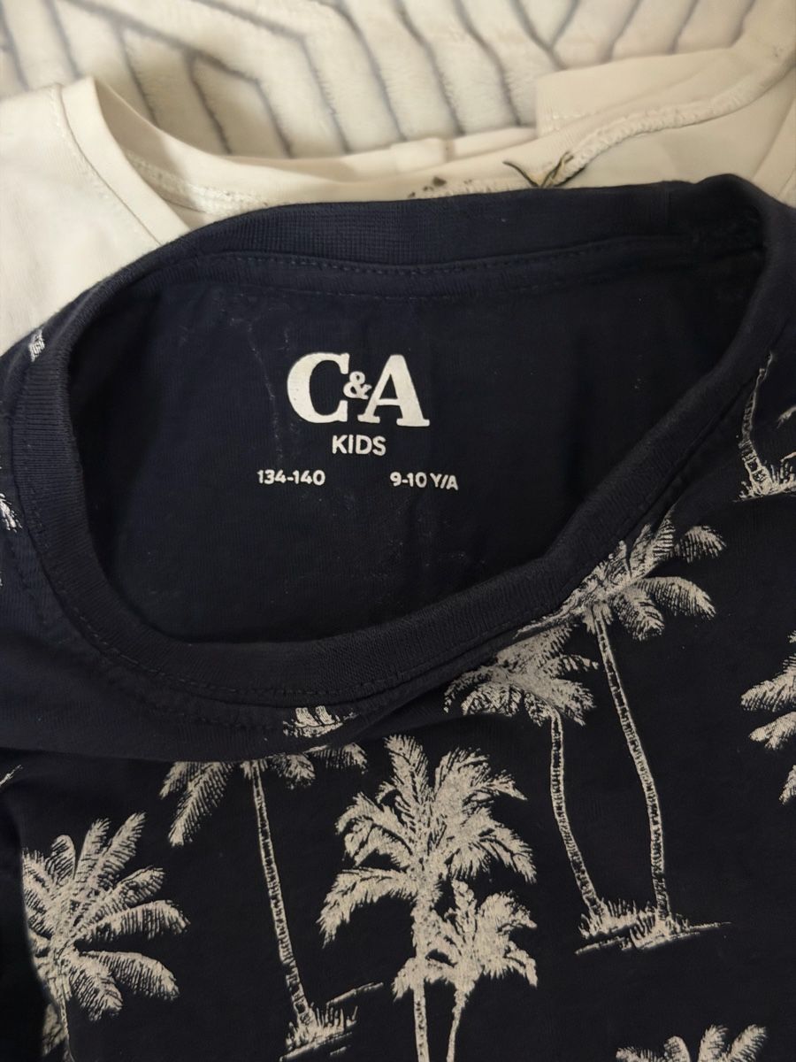 Chemises, T-shirts & Polos: C&A Kinder Tanktop Palmenprint – D'occasion à Menzingen par van_wt95 2