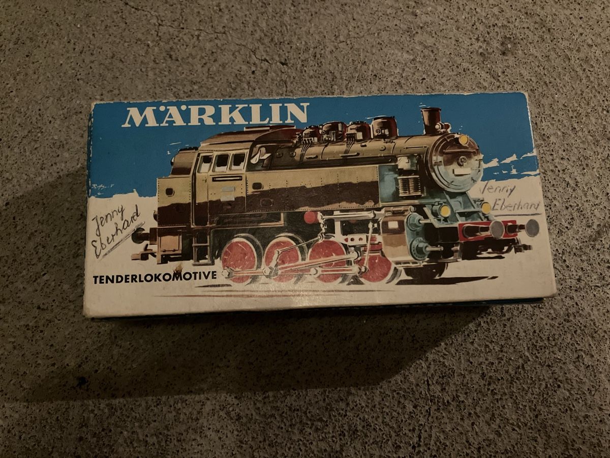 Märklin Modelleisenbahnen: Märklin Tenderlokomotive 3031 – Defekt aus Baden von Hikaruu