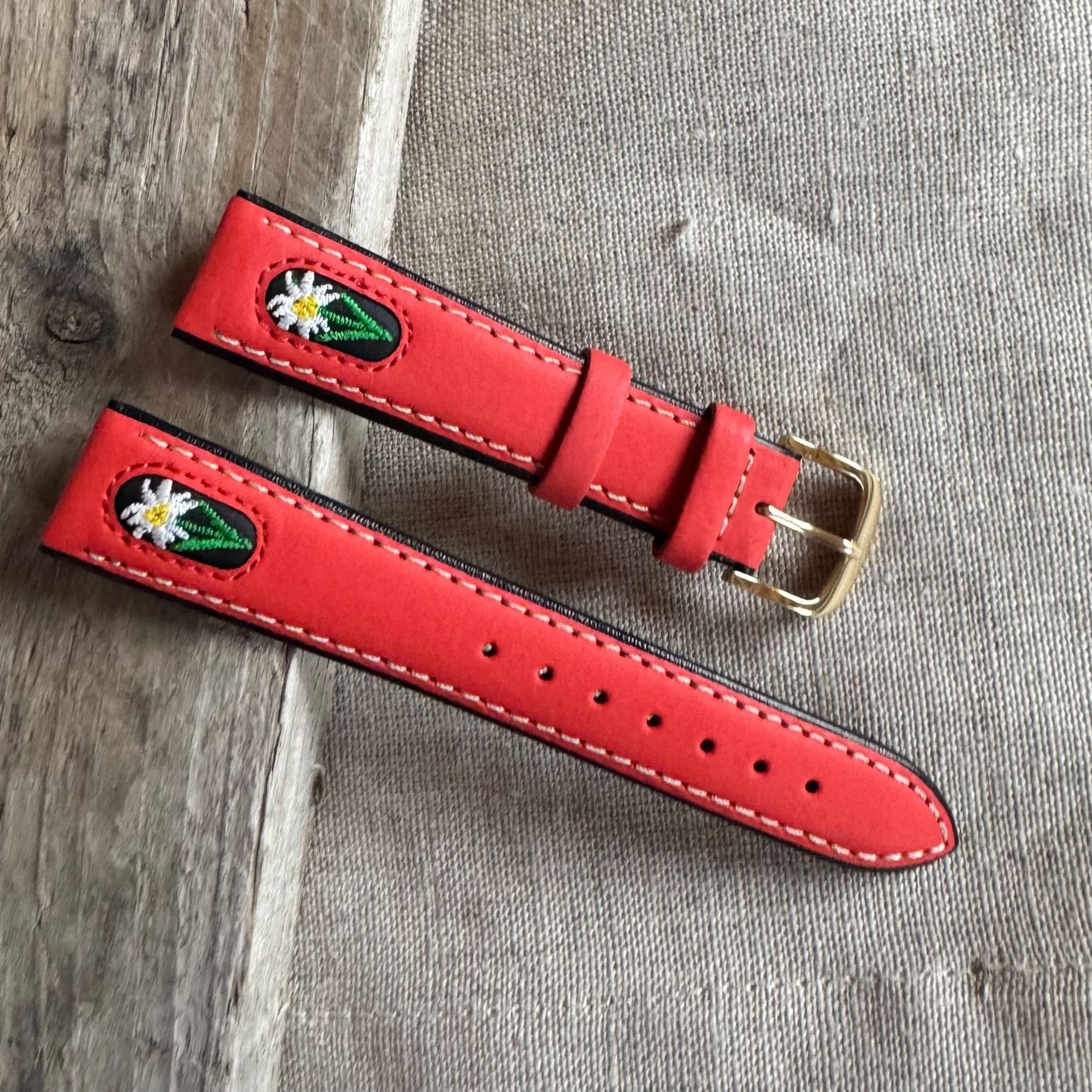 Bracciali & Braccialetti: 18mm Edelweiss Watch Strap Red – Nuovo (secondo la descrizione) da Arzier-Le Muids venduto da Avanna