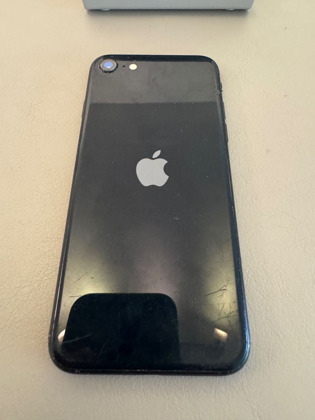 Apple Portables: iPhone SE 3 2022 – Défectueux à Adliswil par Busys 3