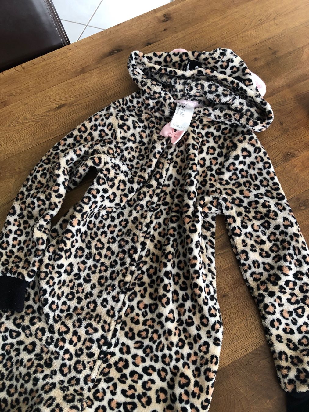 H&M Tute: Onesuits Leopard Kinder – Usato da Bassersdorf venduto da Dobumeka