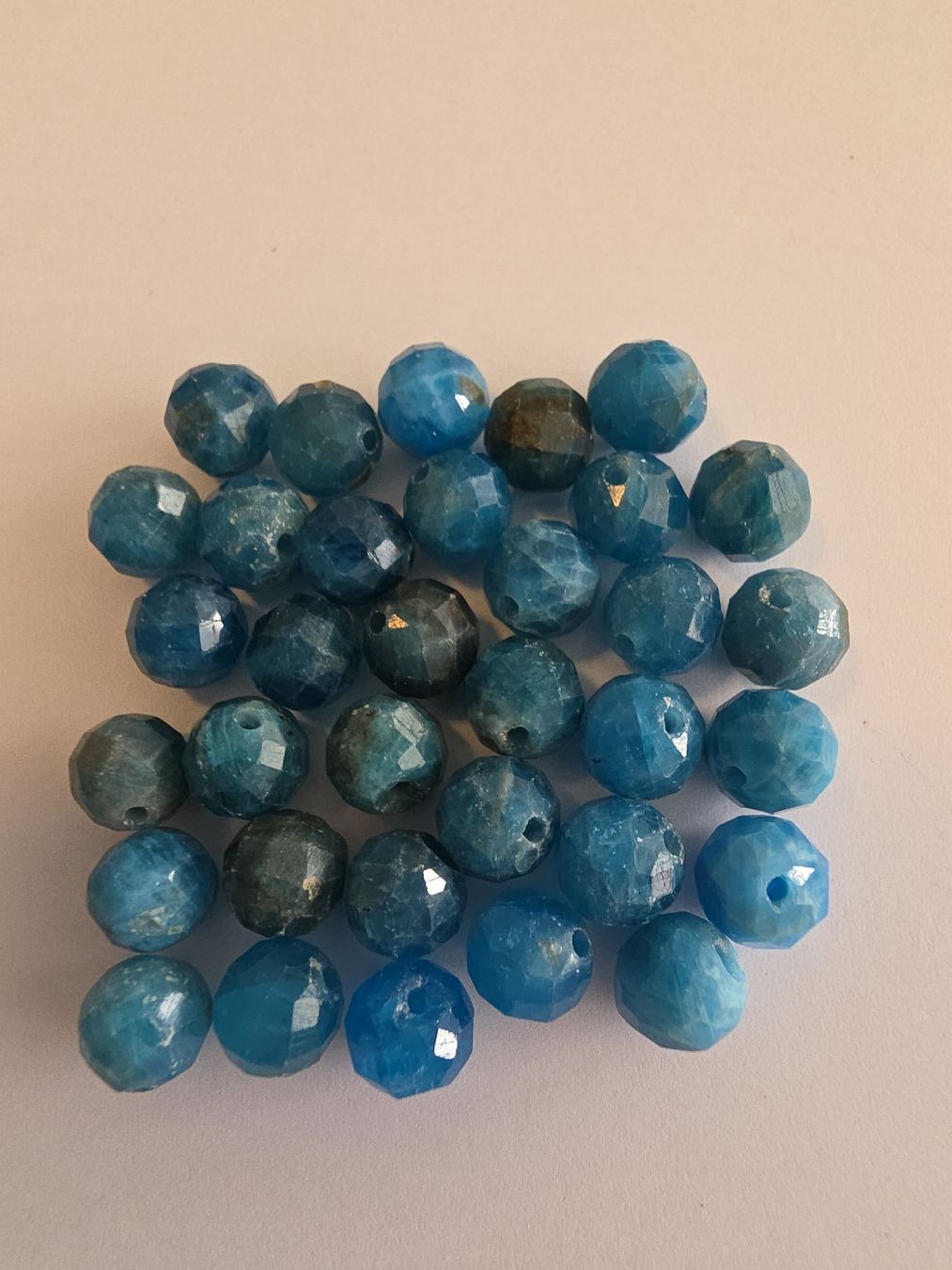 Mineralien & Heilsteine: Apatit facettiert ca. 6mm. Perlen 33 Stück lose – Neu und originalverpackt aus Menziken von Mirager 1