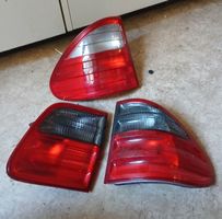3 Feux arrières Mercedes Classe E Kombi w211