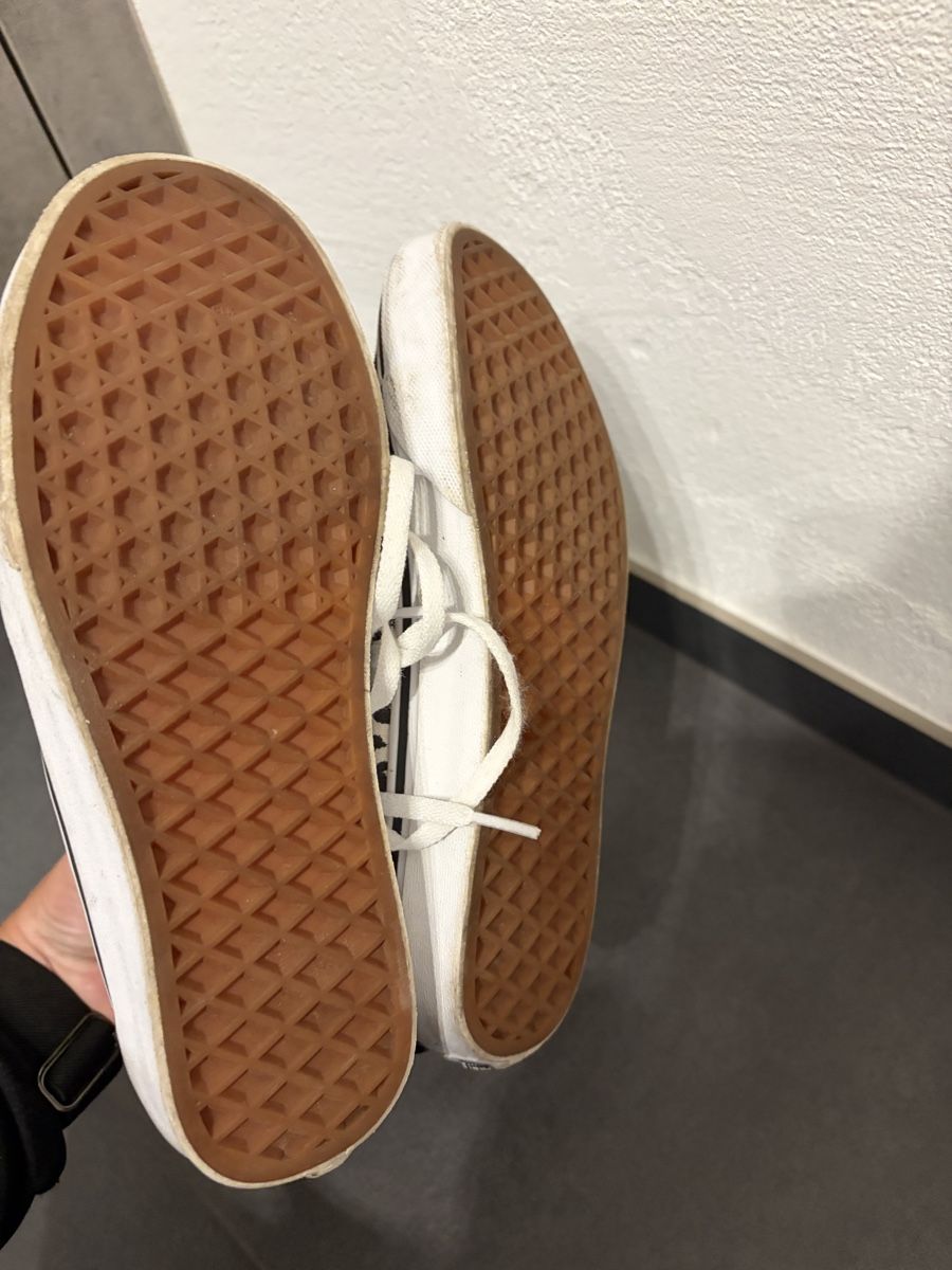 Vans Scarpe da donna: Vans- Schuhe Gr.36.5 – Usato da Vilters venduto da 5111984 1