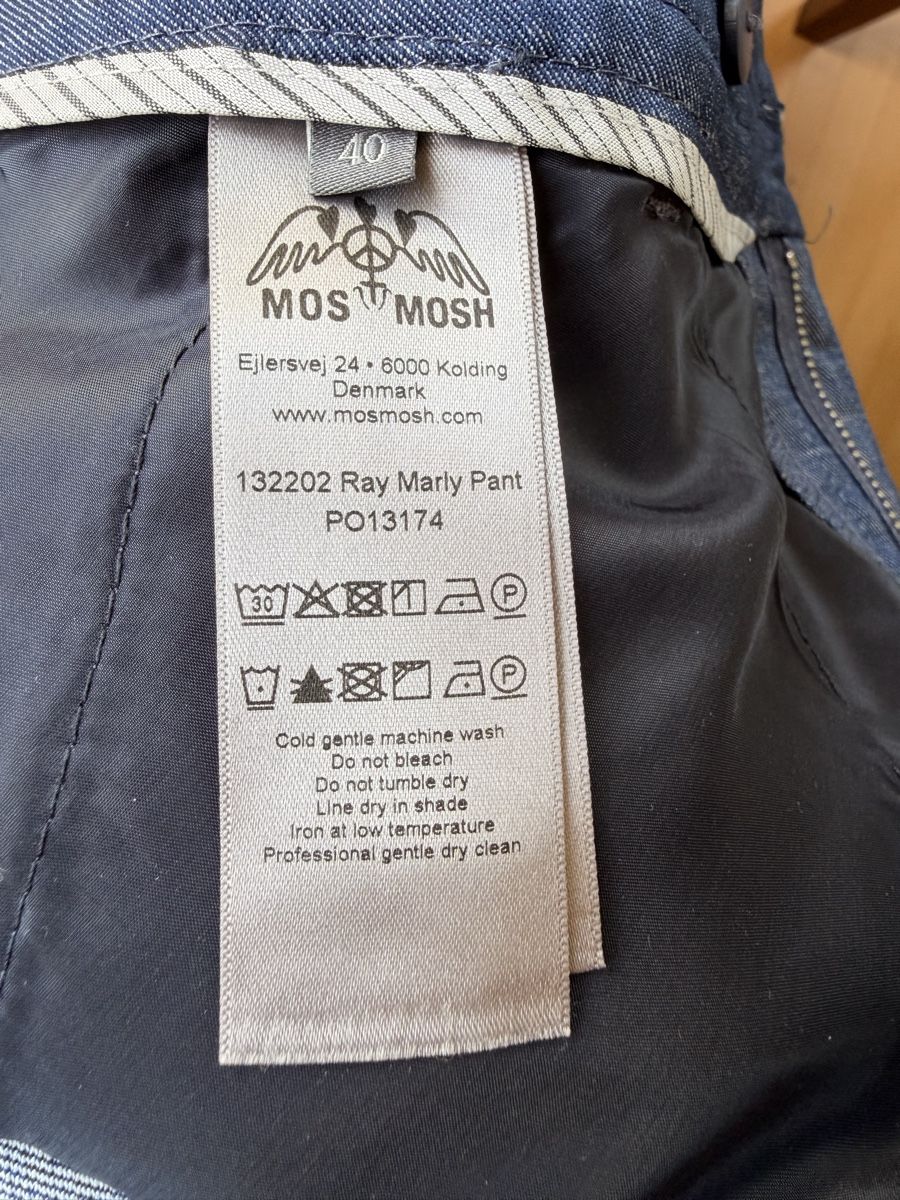 Mos mosh Pantaloni: Mos Mosh Navy Cargo Style Pant – Usato da Oberwil b. Zug venduto da fis_2wtq 2