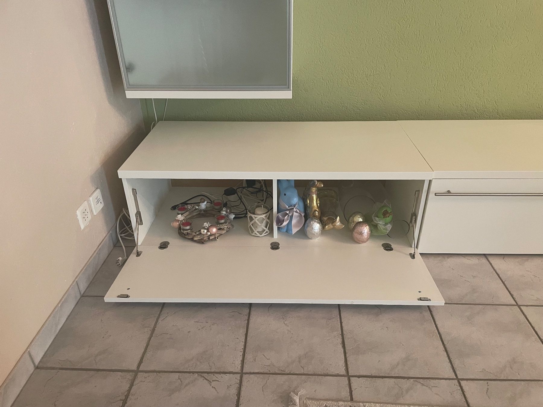 Ikea TV Möbel: 2 Lowboards / TV Möbel weiss – Gebraucht aus Rupperswil von Abcsale 1