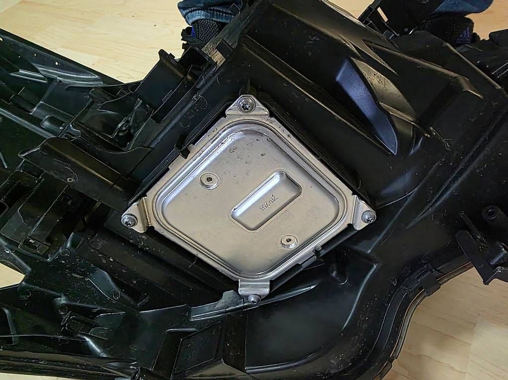 Scheinwerfer: renault clio 5 scheinwerfer links 260609322R – Gebraucht aus Wängi von Plt.design 2