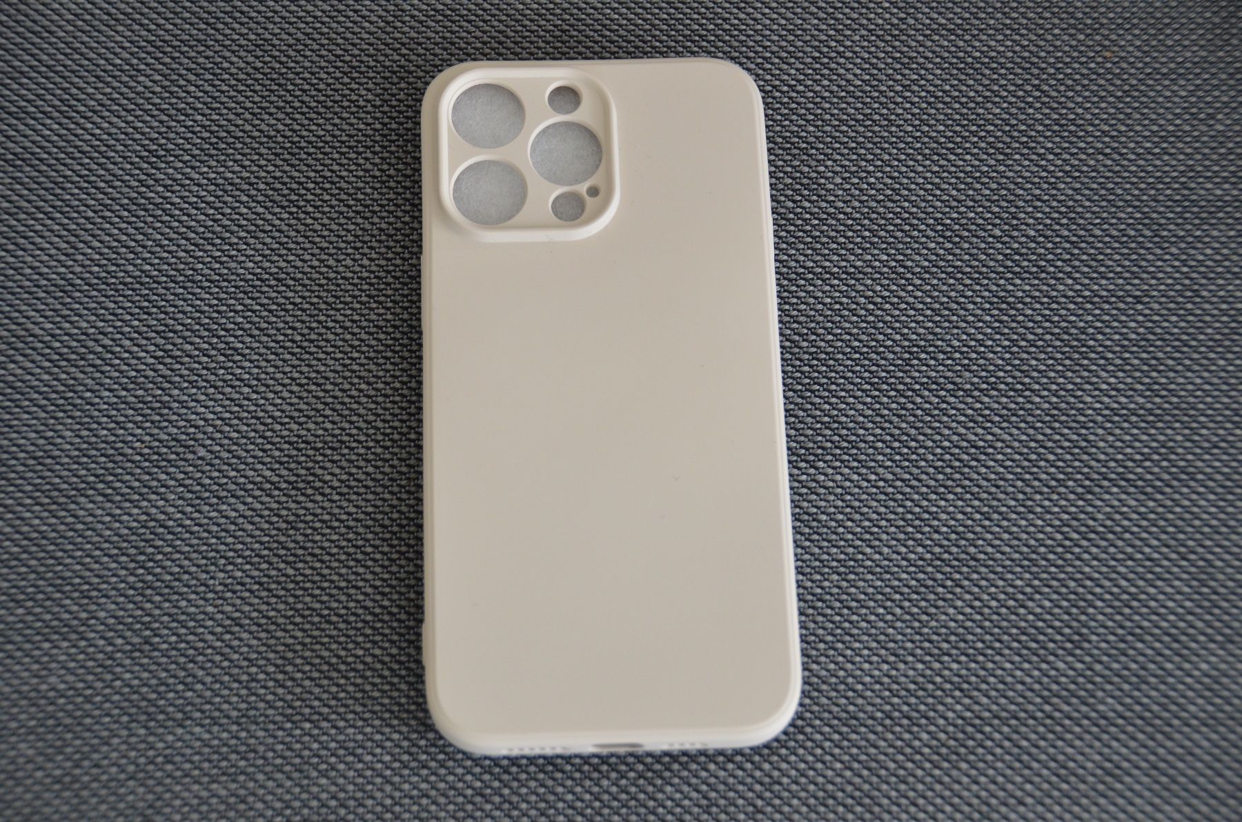 Cover & Protezioni schermo: Iphone 14 Pro Max Gummi Case Hülle Cremeweiss Matt – Nuovo (secondo la descrizione) da Schleinikon venduto da kissa07