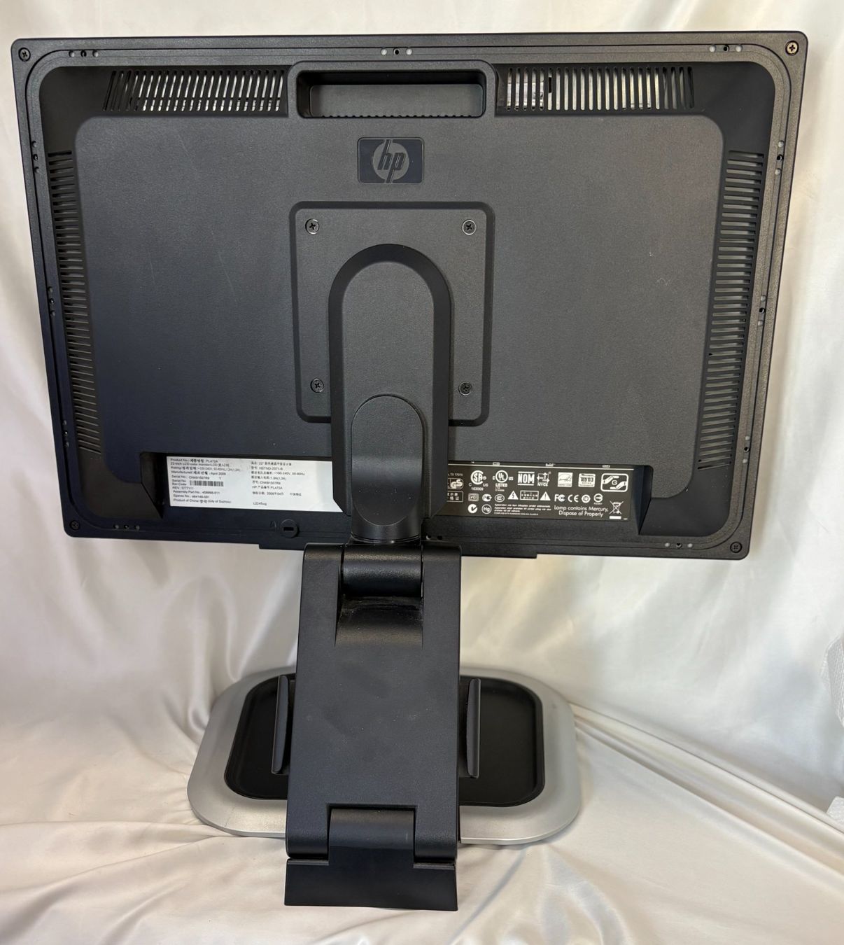 Hewlett Packard Monitor: Bildschirm mit VGA Stromkabel HP – Usato da Zürich venduto da Drahtzug 1