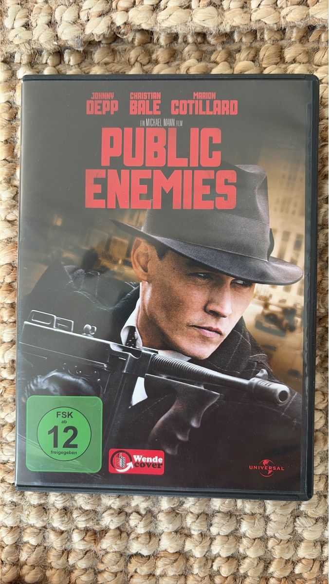 Tous les DVDs: Public Enemies DVD gebraucht – D'occasion à Bottmingen par Tuxedo78