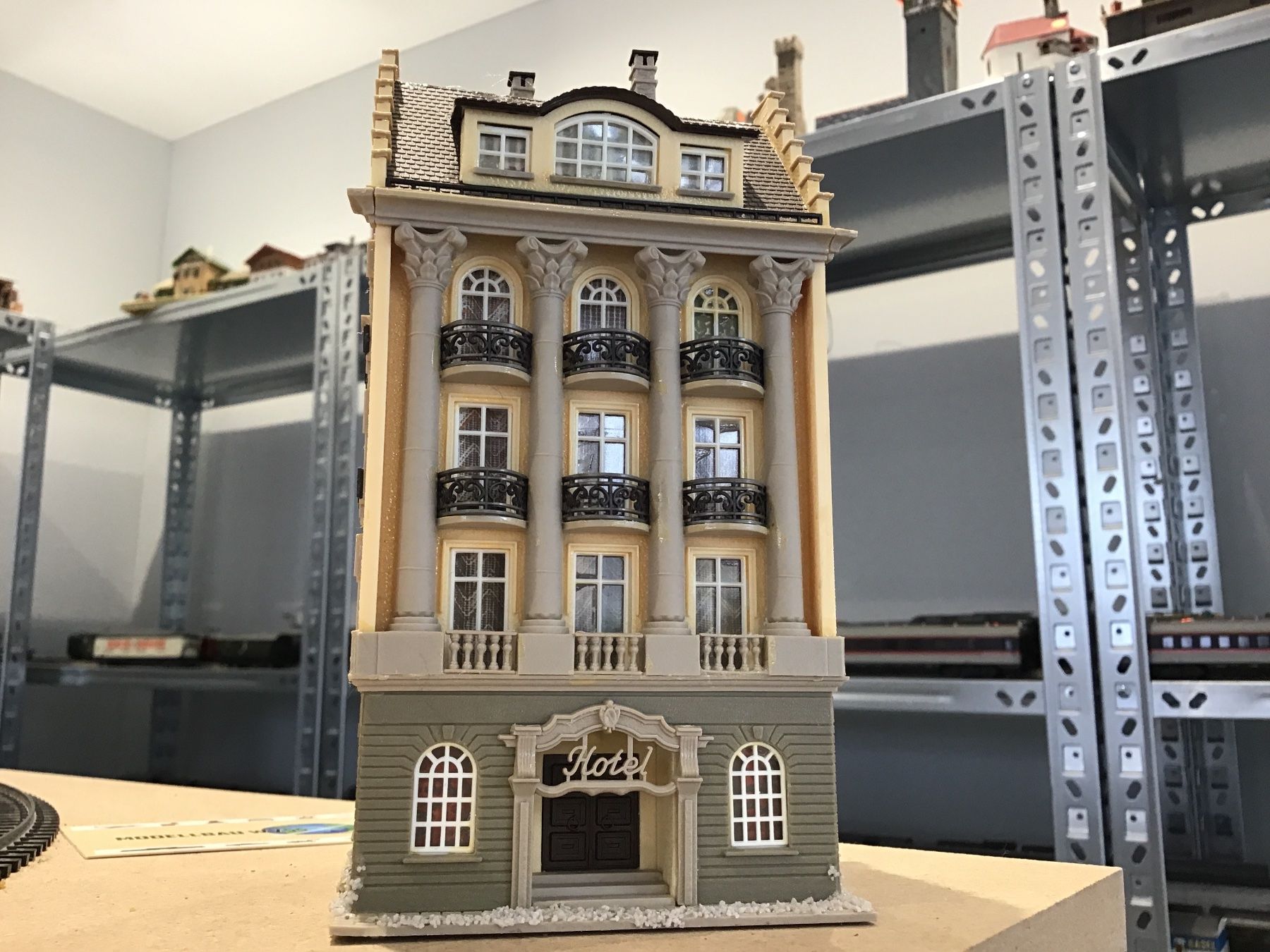 Modellini di ferrovie: Modellbau Hotel - Detailliert, SPURN  N – Usato da Männedorf venduto da Spezial-Modelle