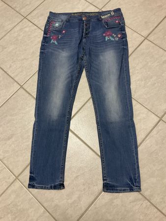 Desigual Jeans, Gr. 32, mit Blumenmuster, Top Zustand!