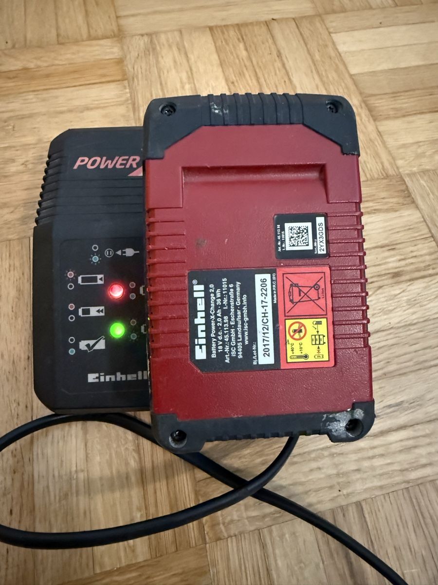 Einhell Caricatori & Batterie: Einhell Ladegerät & 18V 2,0Ah Akku – Usato da St. Gallen venduto da besi97 7