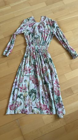 Sommer Kleid mit Blumenmuster, ca Gr XS vom H&M