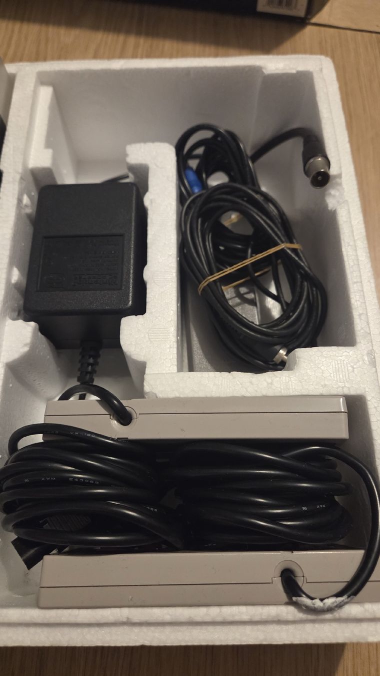 Nintendo Console: Nintendo NES originale, console de collection rare ! – Usato da Confignon venduto da Dreamcruise 7