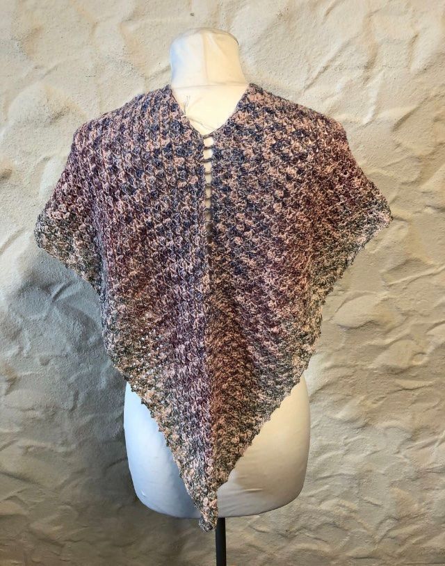Altro in Moda donna: Poncho – Nuovo (secondo la descrizione) da Urnäsch venduto da pas_5r9c 1