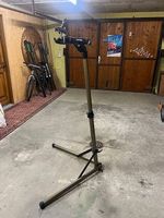 Trépieds pour réparation vélo Red Cycling