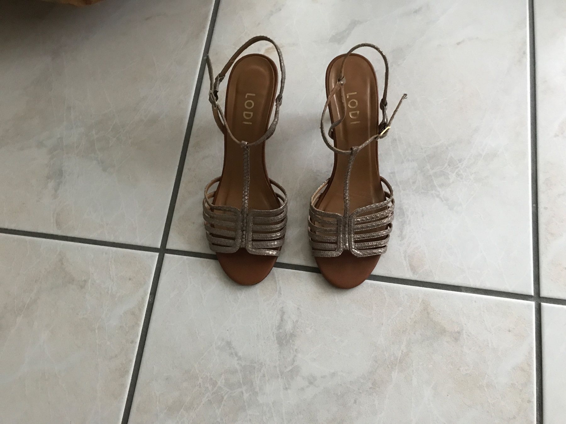 Scarpe da donna: Lodi Sandalen – Nuovo (secondo la descrizione) da Landschlacht venduto da girris100