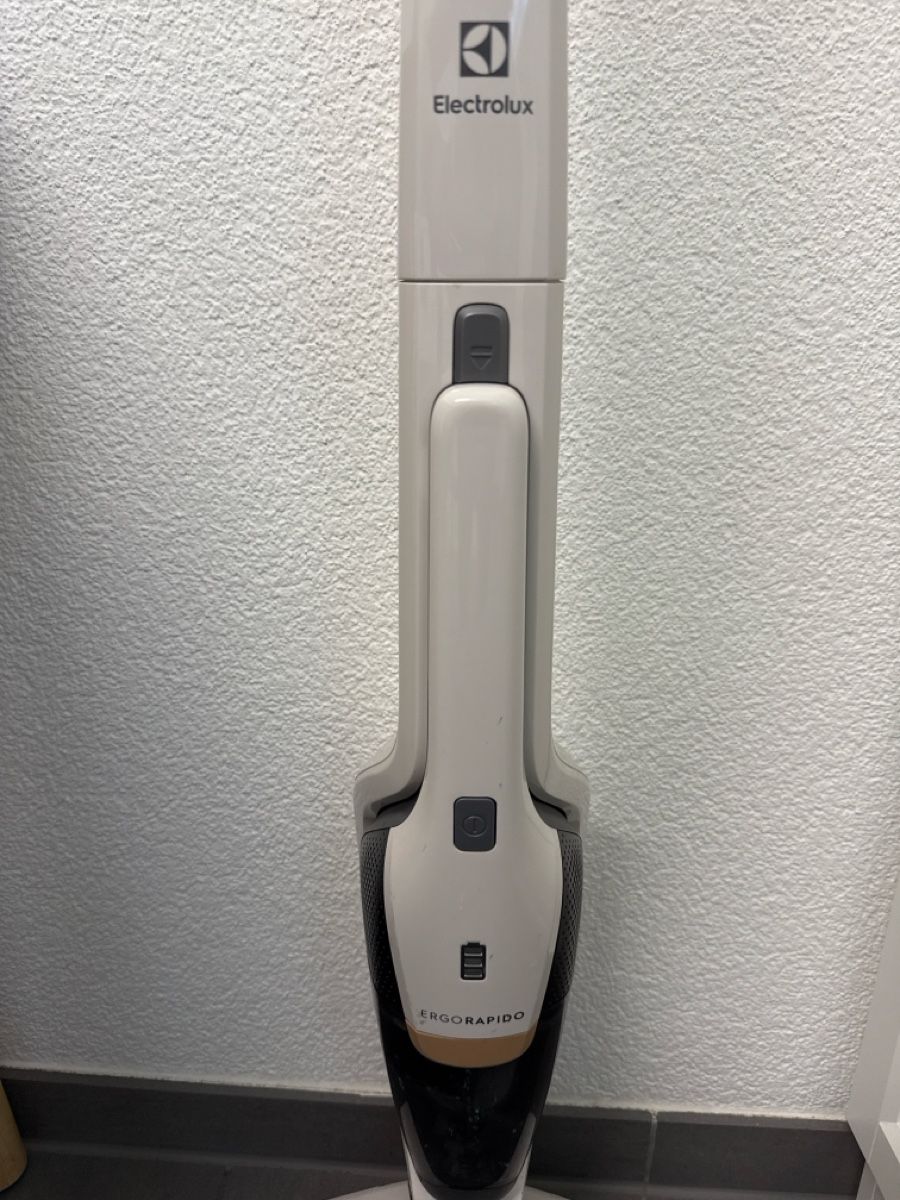 Electrolux Aspirateurs & Accessoires: Electrolux akkustaubsauger ohne kabel  – D'occasion à Luterbach par uhrmacherin89 3