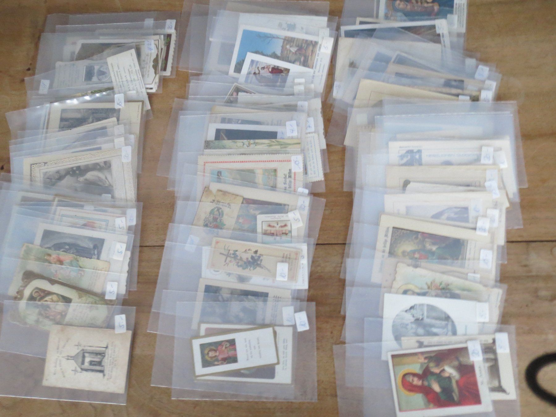 Foto & Immagini: etwa 1000 alte Andachtsbildchen  - Heiligenbildchen  usw. – Usato da Tagelswangen venduto da Miski 5