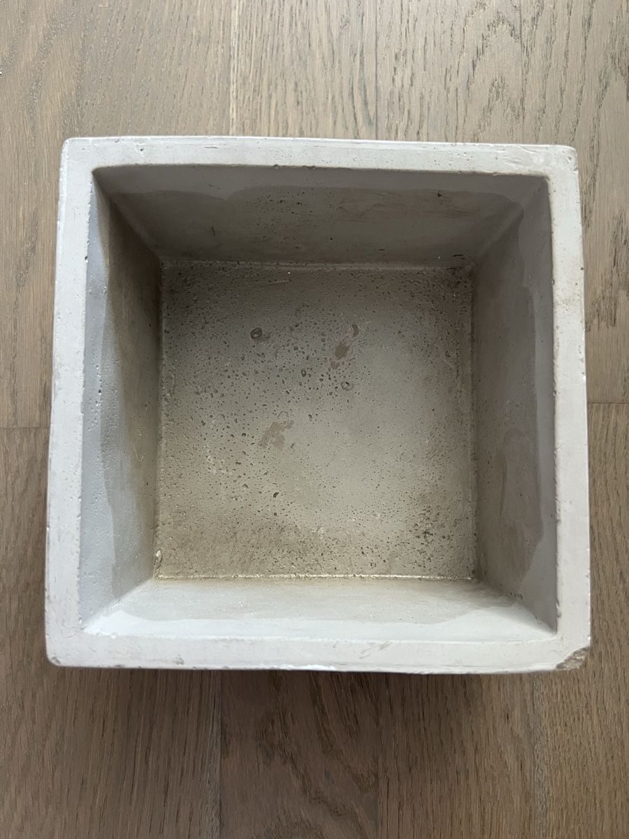 Vasi per fiori: Quadratischer Übertopf Betonoptik mit Muster – Nuovo (secondo la descrizione) da Kriens venduto da Luzernerin_K 5
