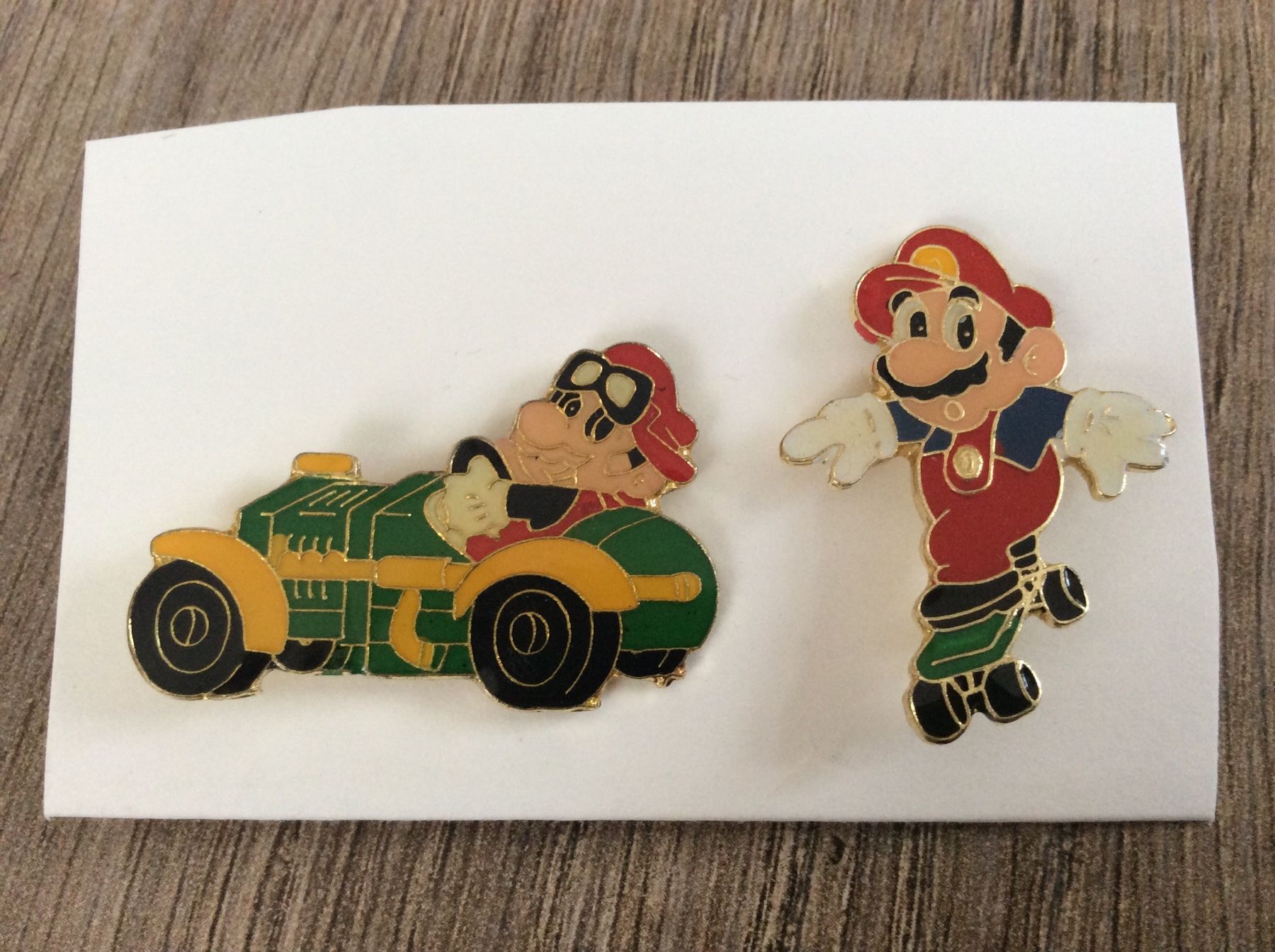 Nintendo Placchette & Badge: 2 Nintendo Pins – Usato da Triesen / Liechtenstein venduto da Edgardo55