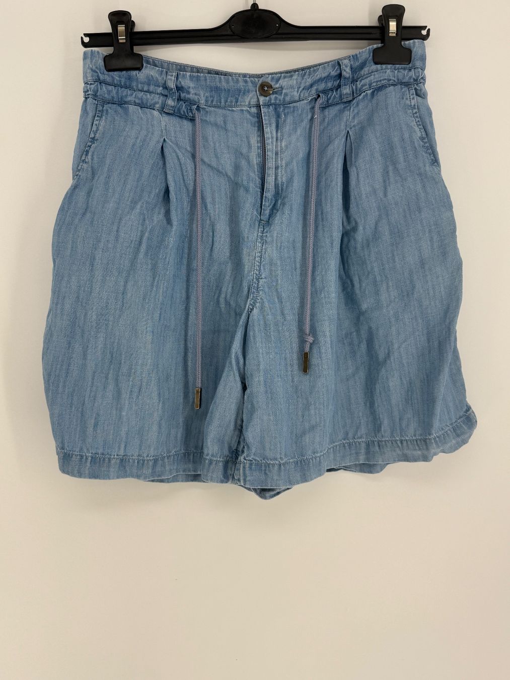 Esprit Pantaloni: Leichte Esprit Jeans Shorts Gr. 29 – Usato da Auenstein venduto da moin.