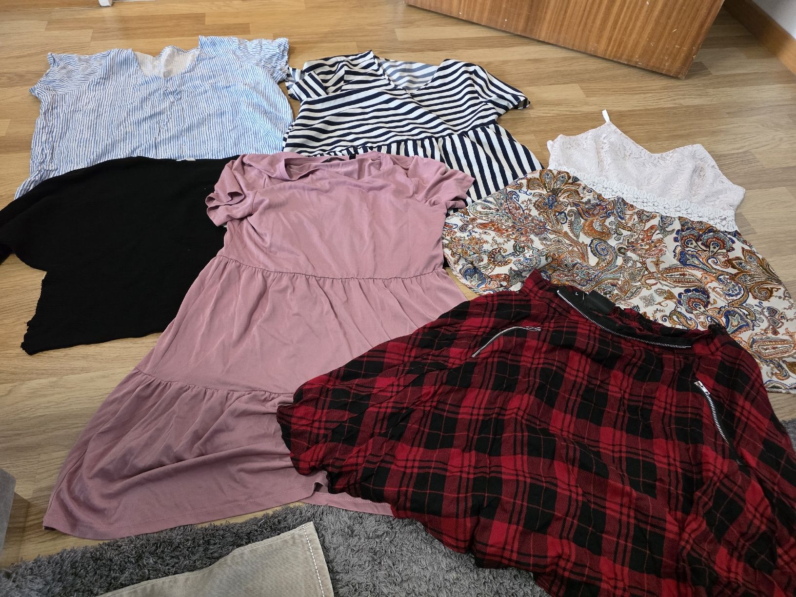 Lotti di vestiti: kleiderpaket grösse L damen – Usato da Büsserach venduto da Seve23.