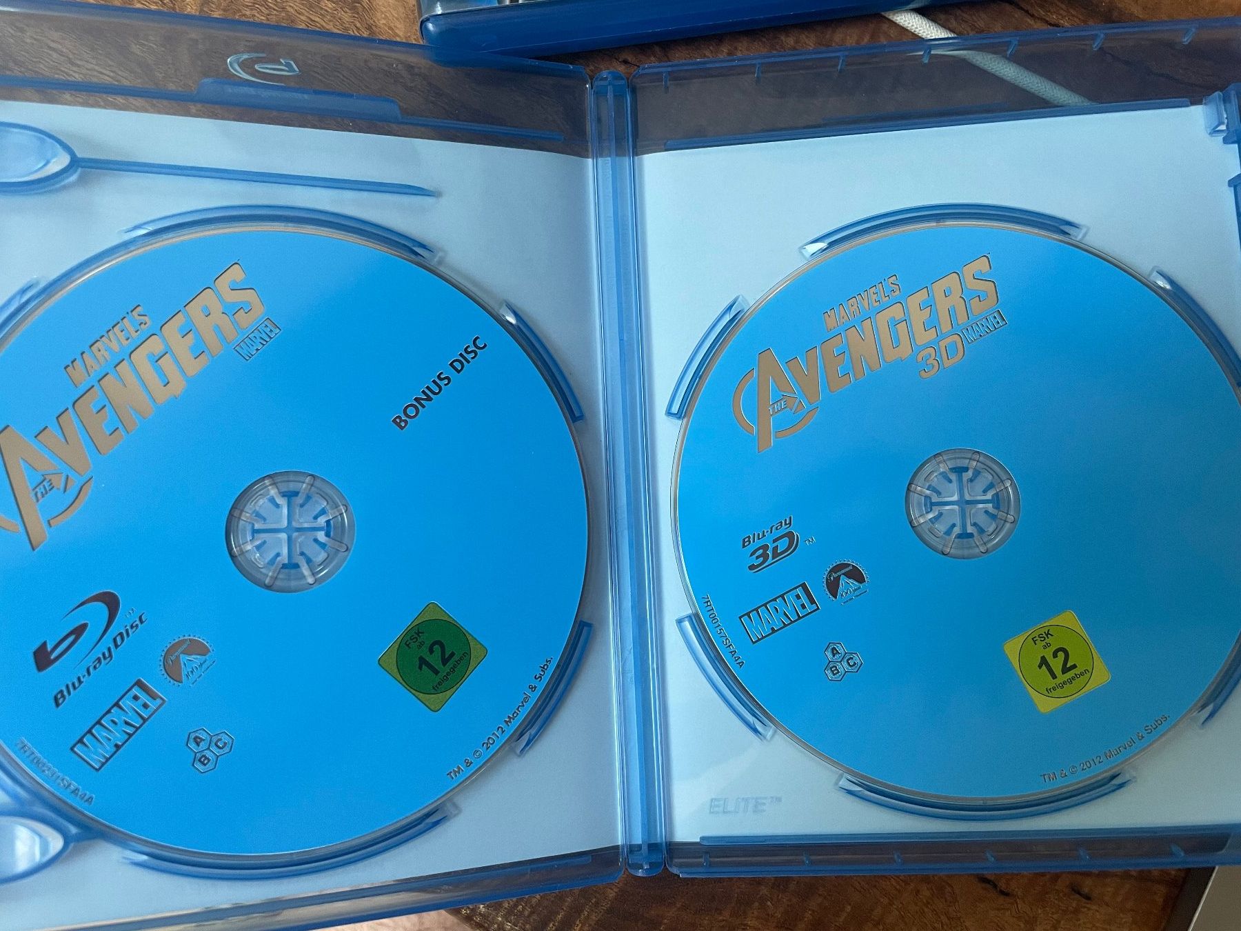 Tous les DVDs: Avengers 3D (blu-ray) – Neuf avec emballage d'origine à Vevey par c_lathion 1