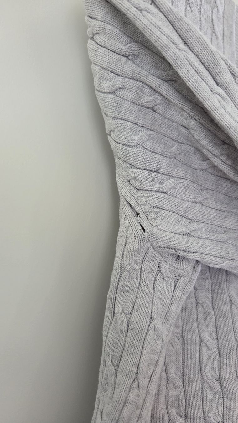 Tommy Hilfiger Maglioni & Felpe: Feinstrick Pullover Tommy Hilfiger Gr. S Hellgrau – Usato da Courgevaux venduto da mel_v6qd 5