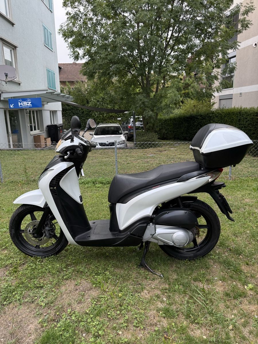 Honda Scooters: HONDA SH 125 CC – Defekt aus Winterthur von Fabio_46 2
