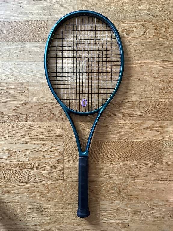 Wilson Racchette: Wilson Blade v9, Griff 2, 16x19 – Usato da Zürich venduto da jas_nqy8