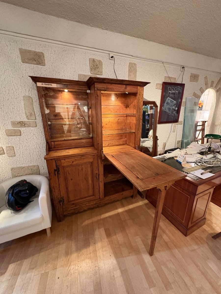 Credenze: Table de berger & deux tabourets – Usato da Cointrin venduto da inf_9j5w 1