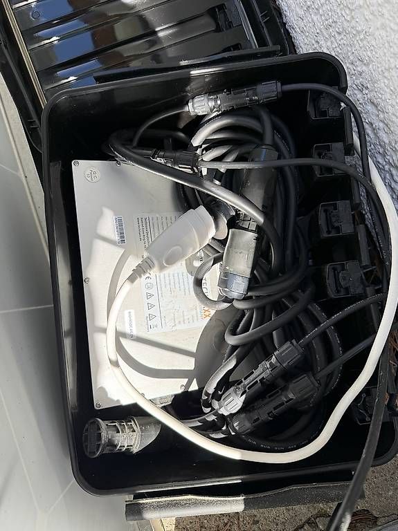 Dispositivi a energia solare: Balkonkraftwerk 600Watt Technaxx TX-204 – Usato da Oberiberg venduto da Bermuda89 3