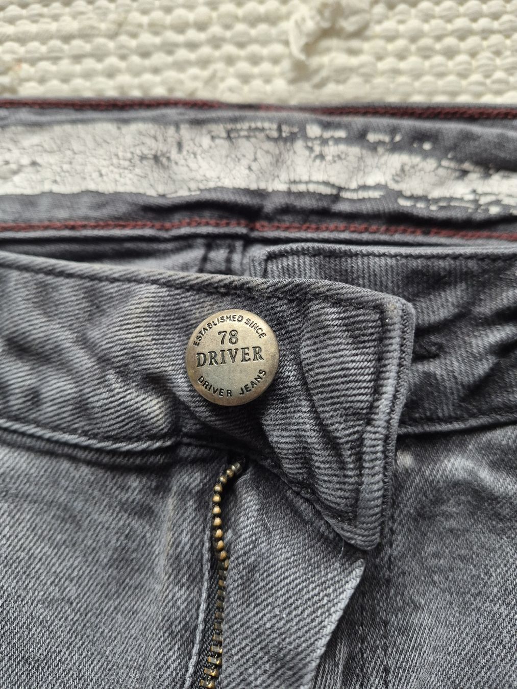 Jeans: schwarze Jeans – Usato da Lauterbrunnen venduto da MassimoNr.01 1
