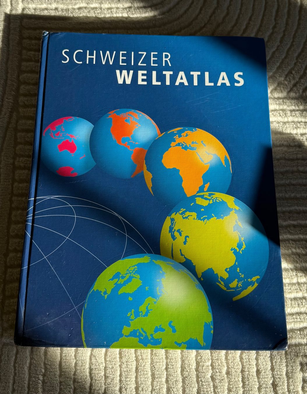 Bücher: Retro Schweizer Weltatlas Ausgabe 2004 – Gebraucht aus Wohlen AG von thr_t5x8