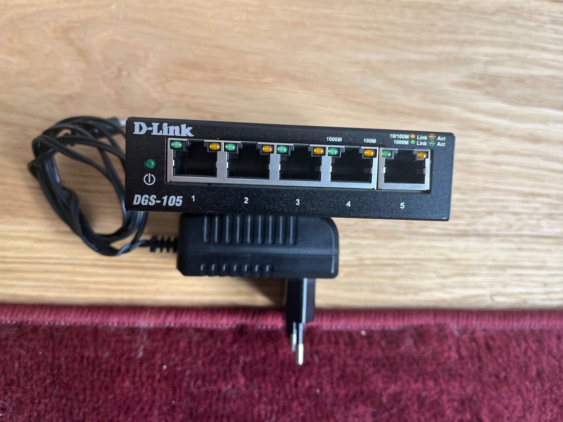 Dlink Hubs & Switches: D-Link DGS105 – Gebraucht aus Naters von Jem777