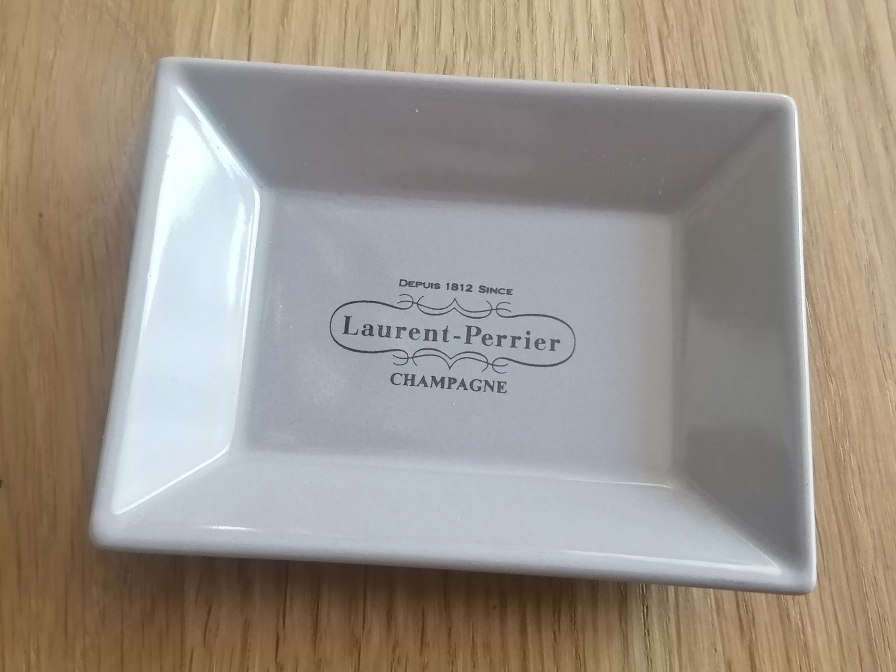Ciotole: Laurent-Perrier Champagner Schale – Usato da Basel venduto da vintagecollector