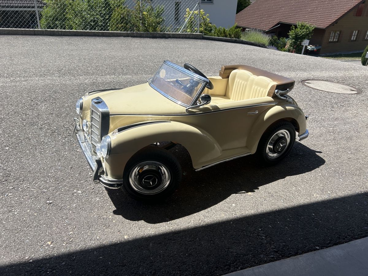 Fahrzeuge für Kinder: Mercedes 300s Kinder Elektroauto – Gebraucht aus Matzendorf von Fla5 1
